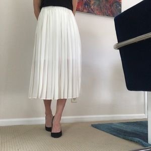 Pleated skirt